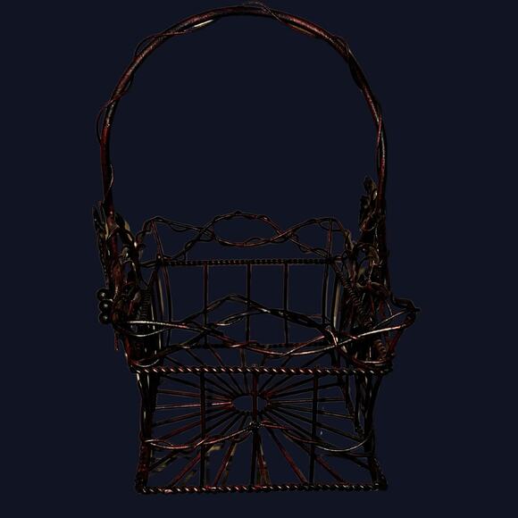 Vintage Metal Wire Grape Basket – Tuscan Kitchen Storage - Picture 6 of 6